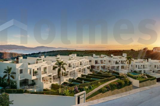Modern style 3 bedroom townhouse in the new complex of Golden View II with wonderful views. Construction at a very advanced stage.