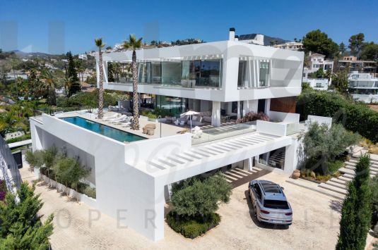 Villa Mika – Una Obra Maestra moderna en La Quinta, Marbella.