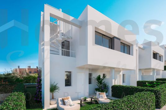Modern style 3 bedroom townhouse in the new complex of Golden View II with wonderful views.