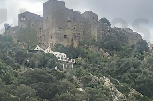 Unique property for sale by the Castle of Castellar de la Frontera, one of the nicest villages in Spain.