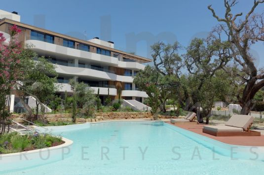 Stunning 3 bedroom apartment recently completed in the luxurious complex of Village Verde Phase I.
