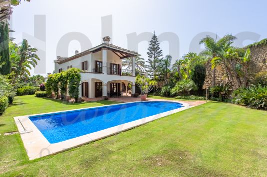 Villa for Sale in Almenara Golf - Sotogrande Villa