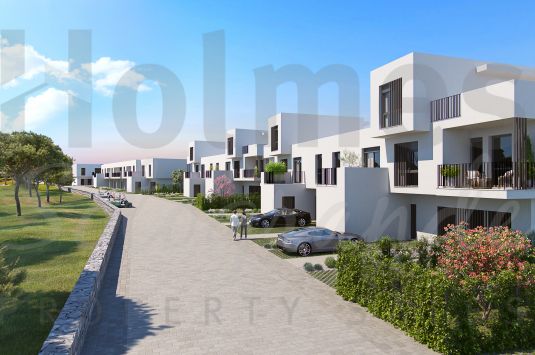 4 bedroom townhouse in the new complex of Adel, consisting of 32 homes situated right along the Old Course at the San Roque Club.