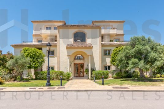 Sunny 3 bedroom apartment in The Mansions, San Roque Golf.
