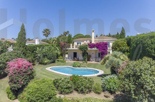 Beautiful Villa in the upper area of Sotogrande with wonderful views.