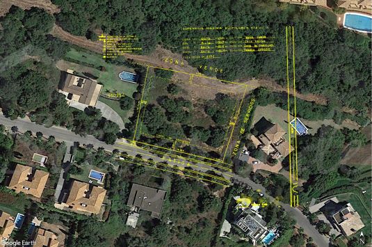 Fantastic plot bordering a green area in the well established F Zone in Sotogrande Alto.