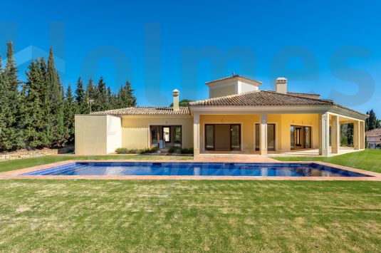 Villas en venta en Los Altos de Valderrama, Sotogrande
