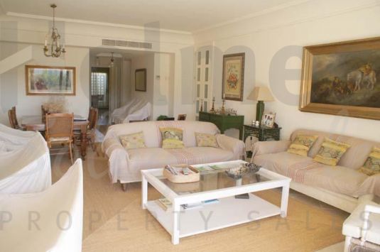 A first floor apartment in the luxurious development of Valgrande with a southerly aspect.