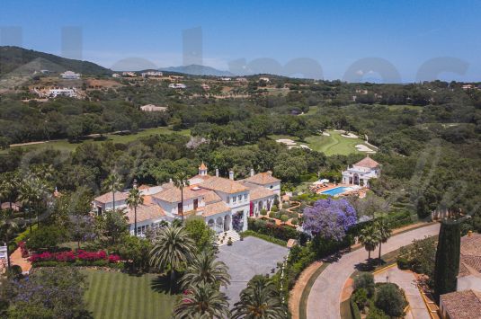 Impressive mansion set on an extensive plot within one of the most exclusive residential complexes in Sotogrande, Altos de Valderrama.
