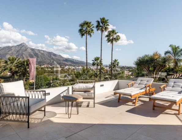 ESPECTACULAR VILLA CONTEMPORÁNEA EN LAS BRISAS, NUEVA ANDALUCÍA, MARBELLA