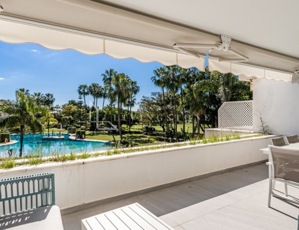 Exquisito apartamento en Nueva Andalucía, Marbella