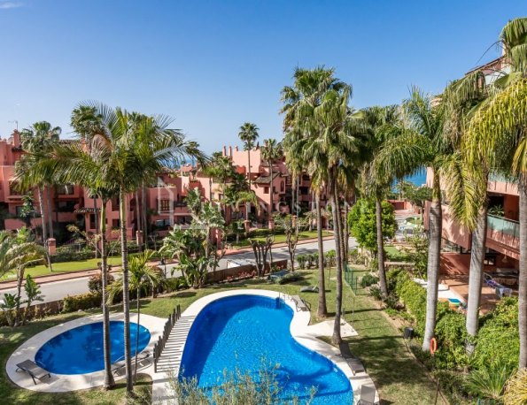 Stunning beachside apartment for sale on New Golden Mile, Estepona!
