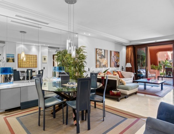 Elegant Ground Floor Apartment in Torre Bermeja, Estepona East