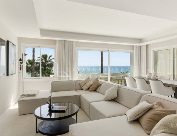 Ático renovado en primera línea de playa en Dominion Beach, Nueva Milla de Oro.