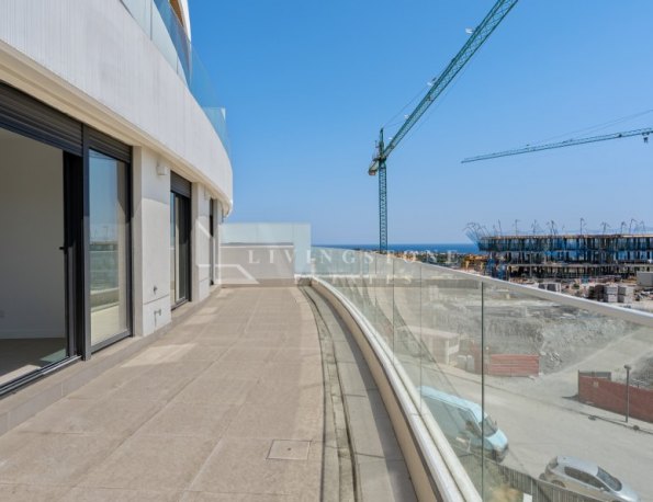 Modern Two-Bedroom Apartment with Panoramic Sea Views in Vanian Views, Selwo