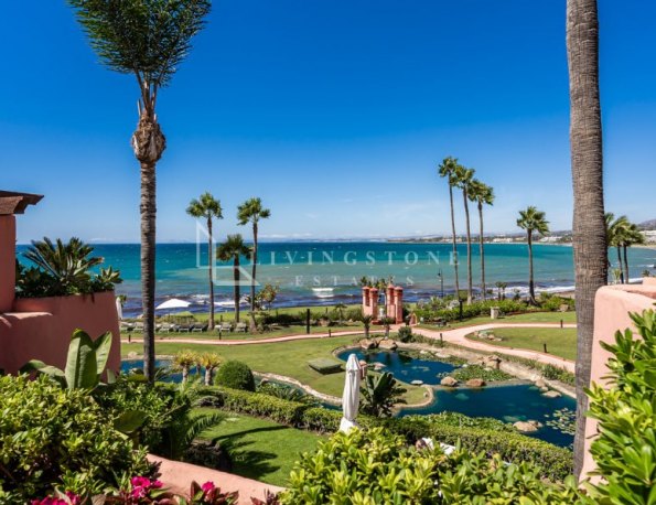 Exklusives Apartment mit Meerblick in Cabo Bermejo, Estepona