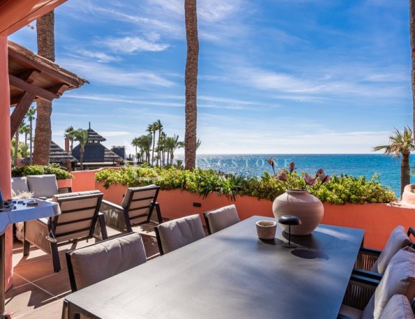 Apartamento remodelado en primera línea de playa en Cabo Bermejo