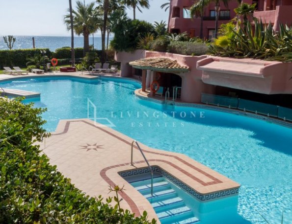 Apartamento en alquiler en Menara Beach, Estepona Este