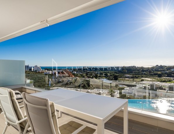 Moderno Apartamento de 3 dormitorios con vistas panorámicas al mar en Cancelada, Estepona