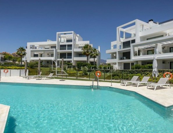 Modern and spacious ground floor corner apartment