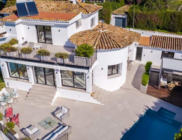 Frontline golf villa in Guadalmina Alta, San Pedro de Alcántara