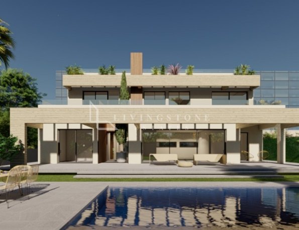 Villa for sale in El Saladillo, Estepona East