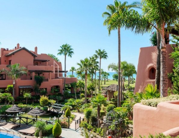 Elegant Duplex Penthouse with Panoramic Views in Guadalmansa Playa, Estepona.