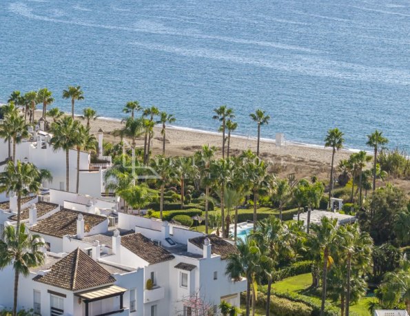Renovated Beachfront Apartment with Panoramic Views in Costalita, Estepona
