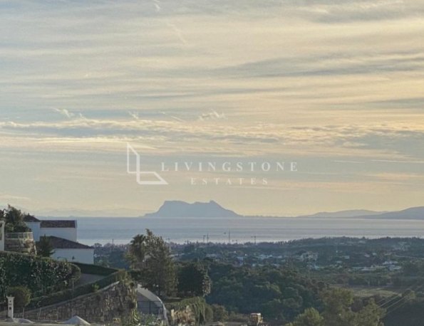 Large plot with the panoramic views over the cost towards Gibraltar and Africa!