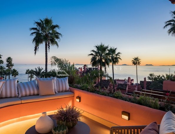 Ático en venta en Cabo Bermejo, Estepona Este