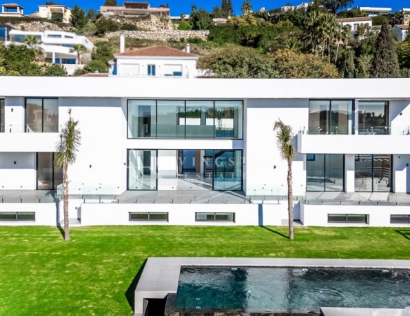 Villa en venta en Paraiso Alto, Benahavis