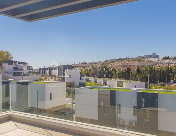 Exclusiva Villa Pareada de Obra Nueva en Atalaya, Estepona Este