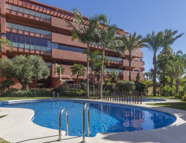 Beautiful 3 beds apartment in a second line beach in the new Golden Mile,