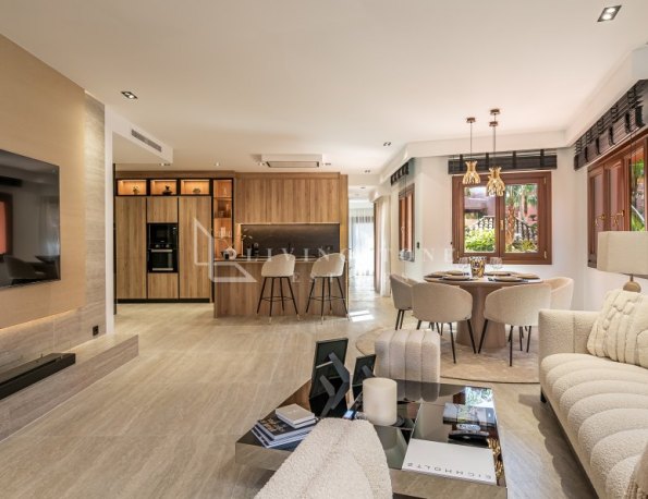 Luxurious Ground Floor Apartment with Sea Views in Torre Bermeja, Estepona