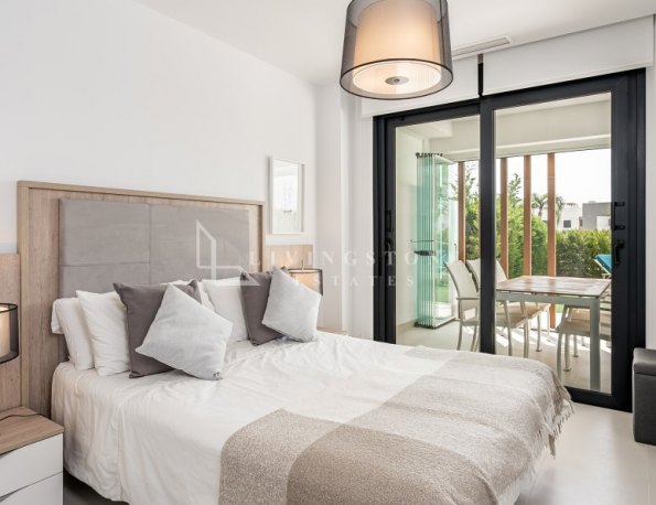 Apartamento en planta baja moderno y luminoso en Cancelada, Estepona