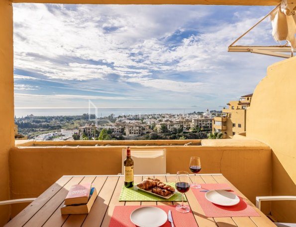 Triplex penthouse with sea views in Terrazas del Sol, Estepona