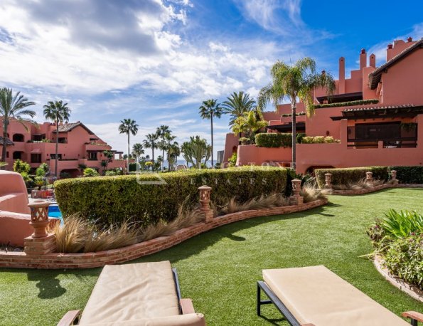 Lujoso apartamento en planta baja en la Nueva Milla de Oro