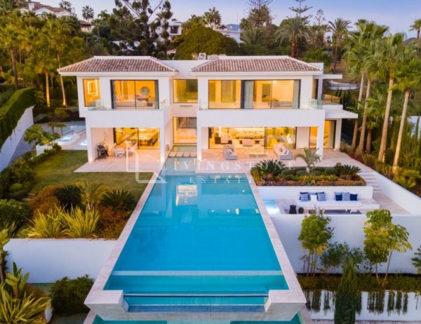 Villa de Lujo Moderna en La Cerquilla, Nueva Andalucía, Valle del Golf.