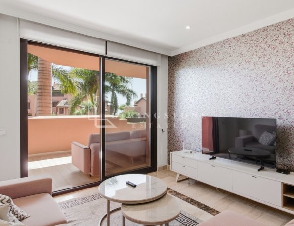 Appartement à louer En Las Nayades, Estepona Est