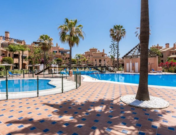 Wohnung zu verkaufen auf Hacienda del Sol, Estepona Ost