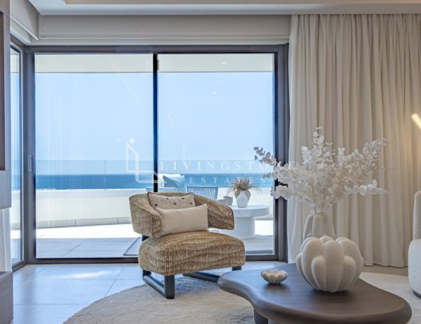 Renovated sea-view apartment in Velaya, El Velerín