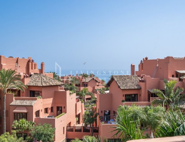 Apartment to rent in Las Nayades, Estepona East