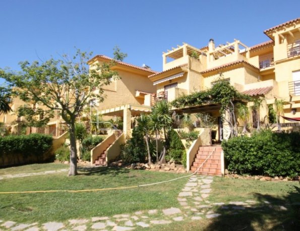 Adosado en alquiler en New Golden Mile, Estepona Este