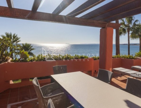 Moderno apartamento en Cabo Bermejo (Estepona)