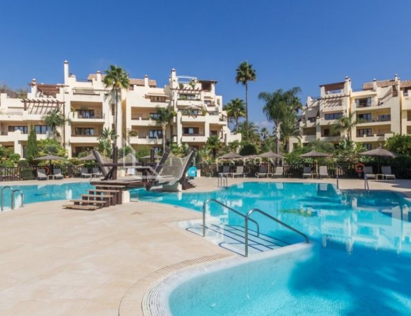 Ground Floor Apartment to rent in New Golden Mile, Estepona East