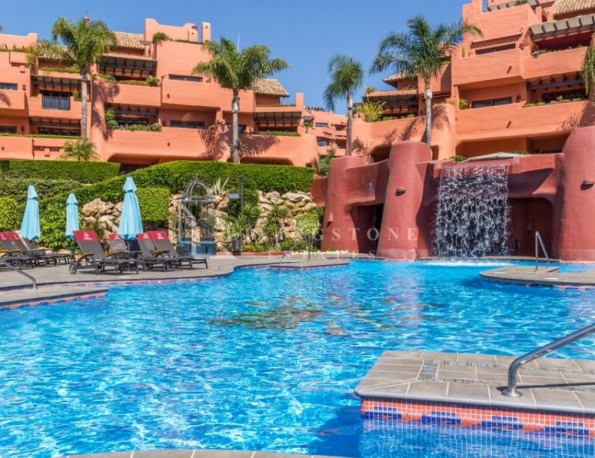 Apartment to rent in Torre Bermeja, Estepona East