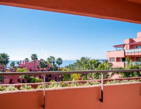 Apartamento en alquiler en Las Salinas, Estepona Este