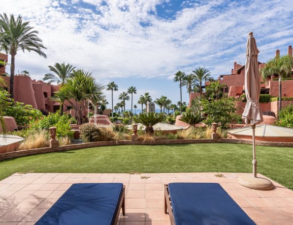 Bright and spacious ground floor apartment in Torre Bermeja