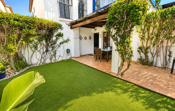 Apartament na parterze na sprzedaż w Benamara, Estepona Wschodnia