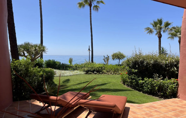 Apartament na parterze na sprzedaż w Menara Beach, Estepona Wschodnia